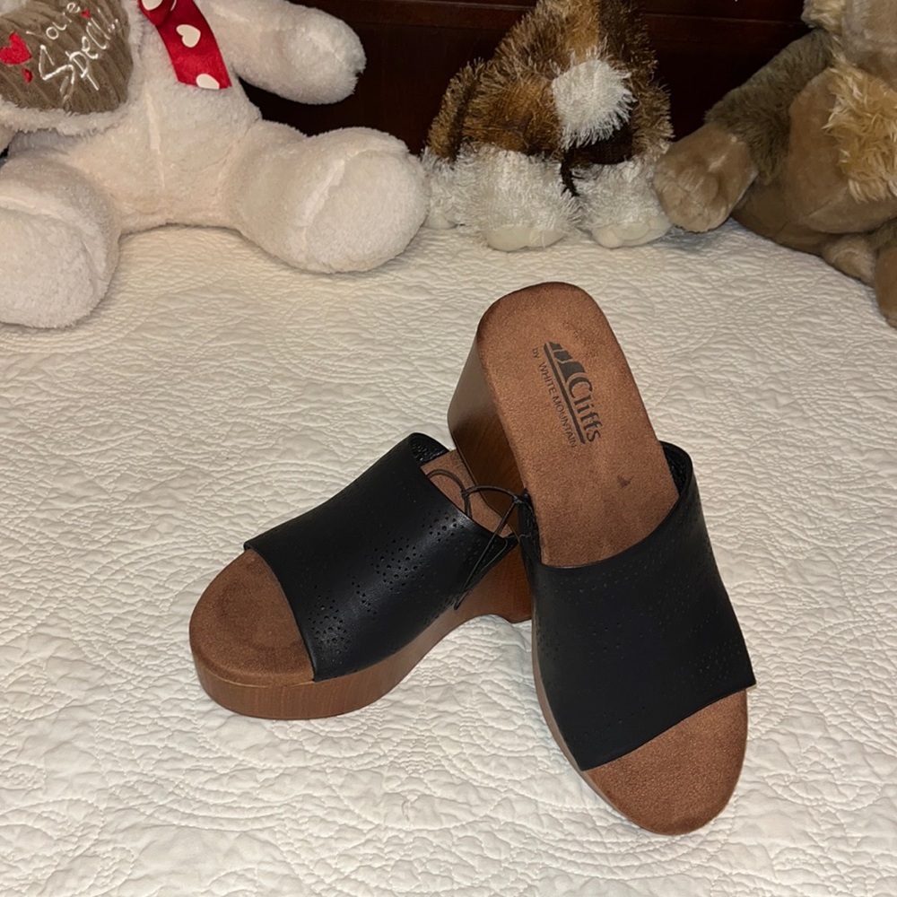 Cliffs by White Mountain new black platform sandals.